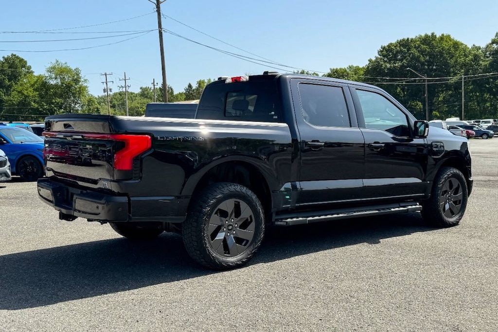 Certified 2023 Ford F-150 Lightning Lariat AWD 4dr SuperCrew 5.5 ft. SB Truck SuperCrew Cab