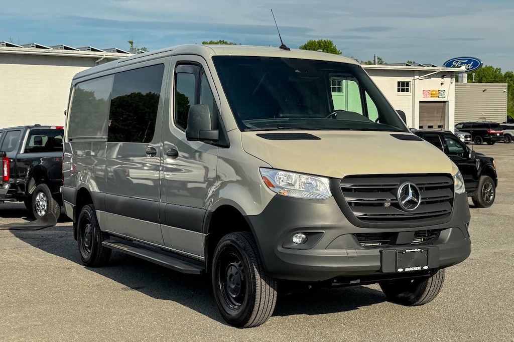 Used 2022 Mercedes-Benz Sprinter 2500 2500 4x4 3dr 144 in. WB Cargo Van Van Cargo Van