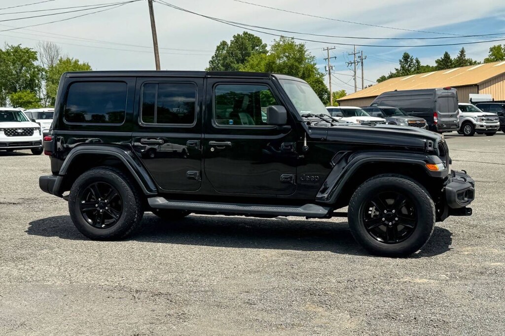 Used 2021 Jeep Wrangler Unlimited Unlimited Sahara Altitude SUV