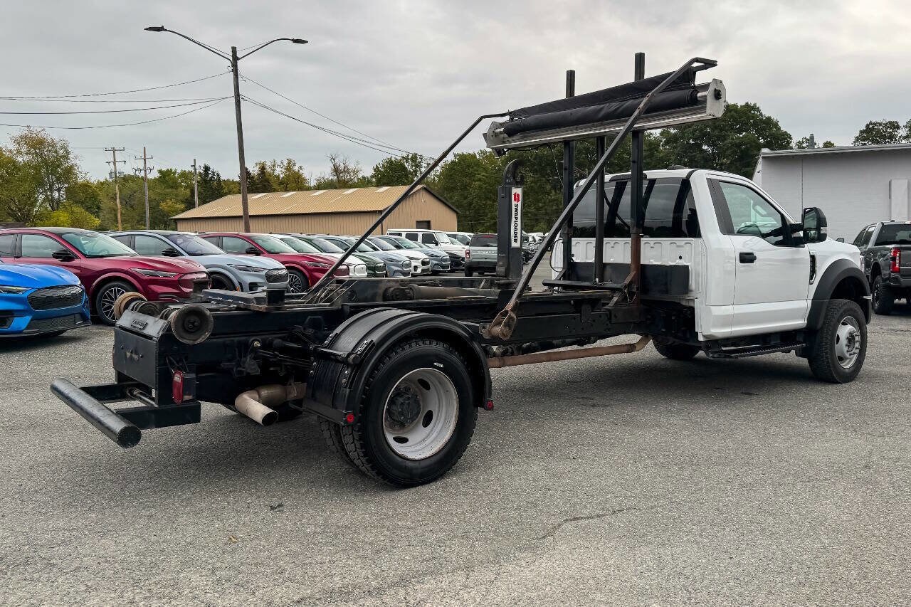 2022 Ford F-600 photo 3