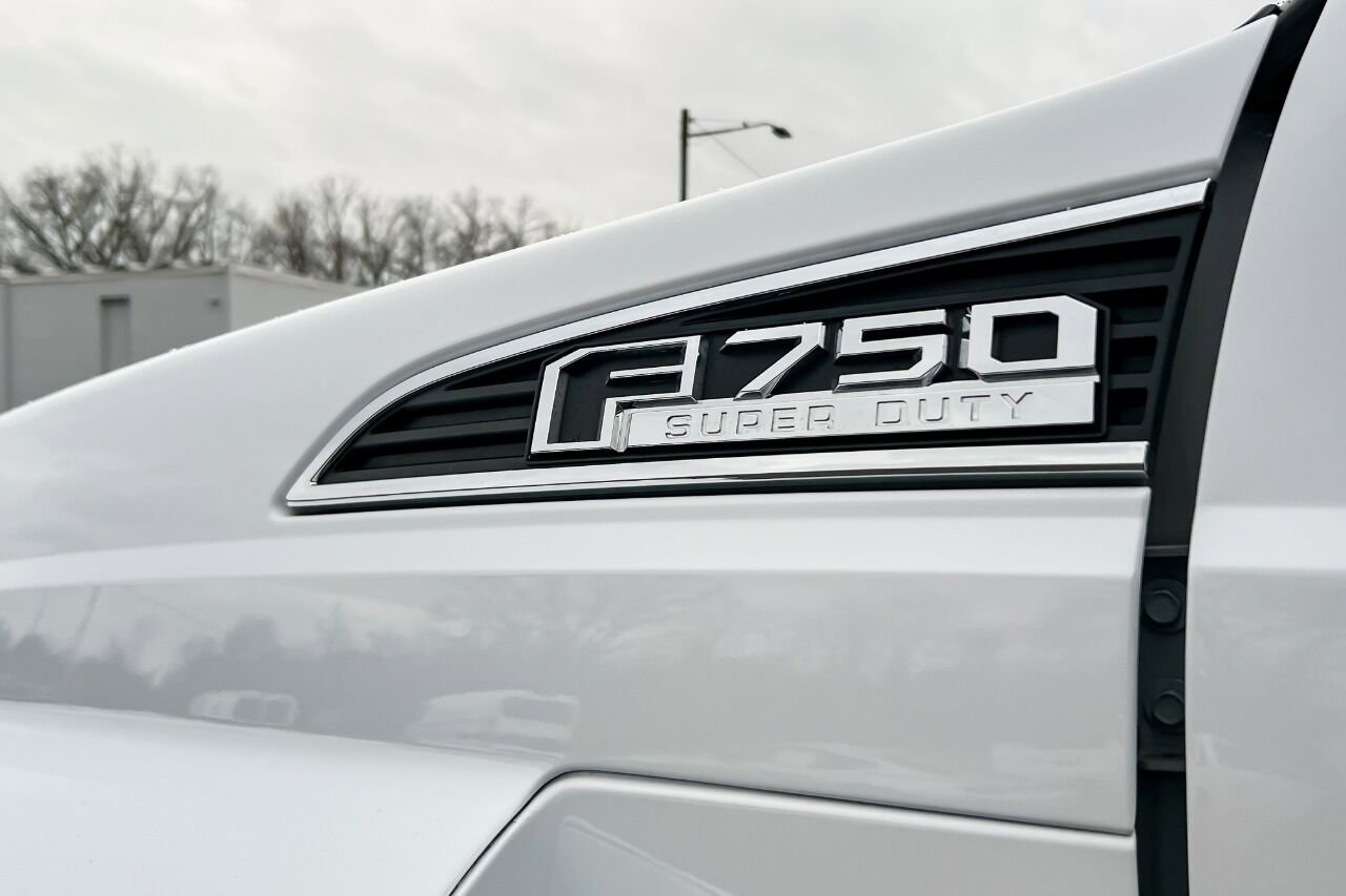 2024 Ford F-750 Commercial - Photo 28
