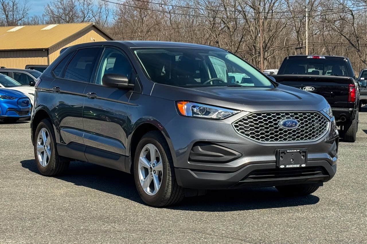 2023 Ford Edge SE
