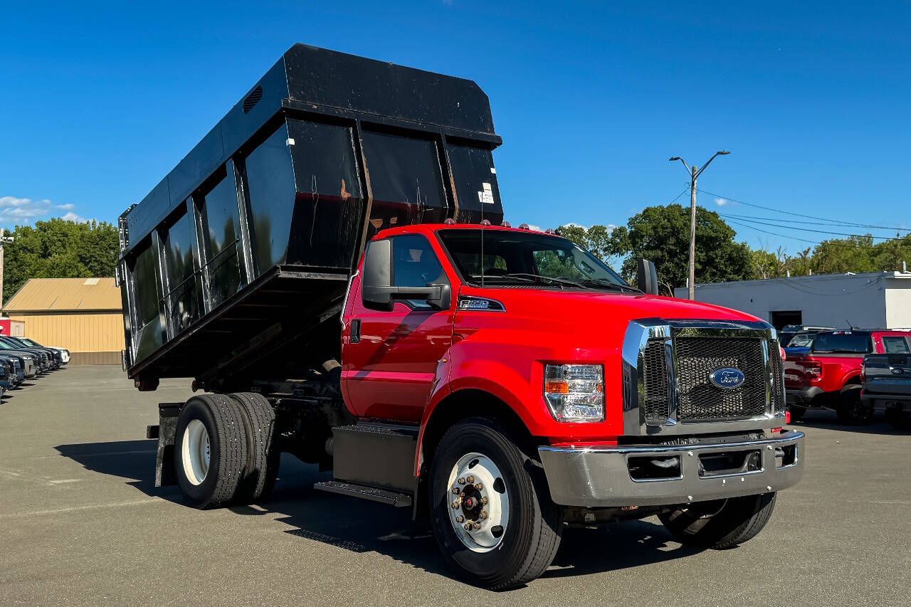 2023 Ford F-650