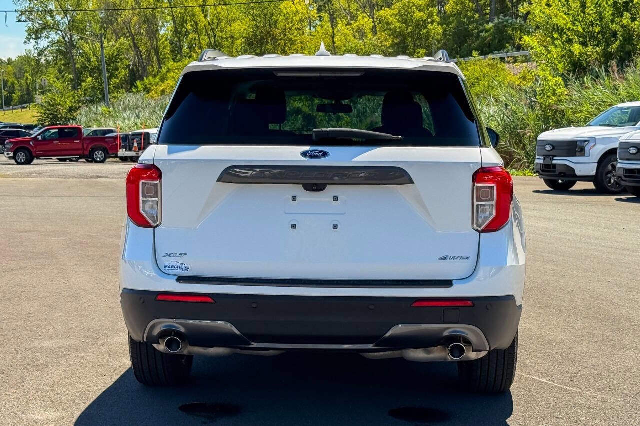 2022 Ford Explorer XLT photo 3
