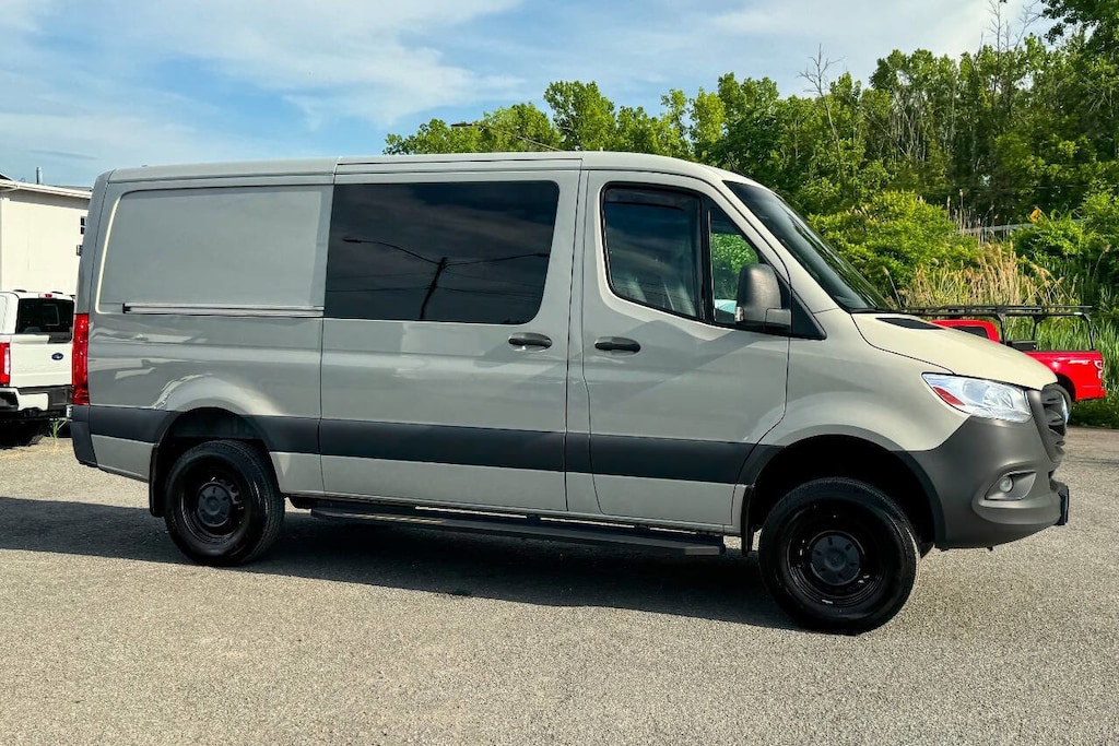 Used 2022 Mercedes-Benz Sprinter 2500 2500 4x4 3dr 144 in. WB Cargo Van Van Cargo Van