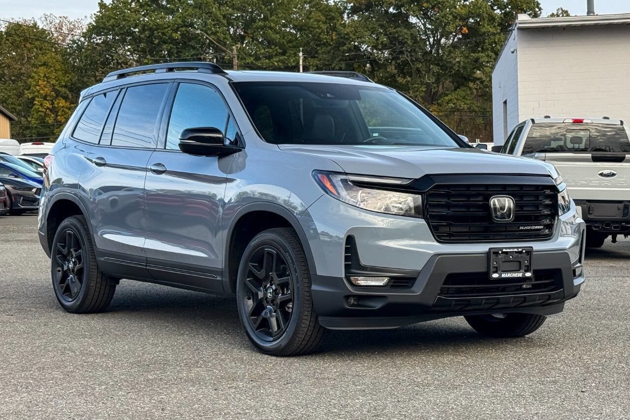2024 Honda Passport Black Edition's photo