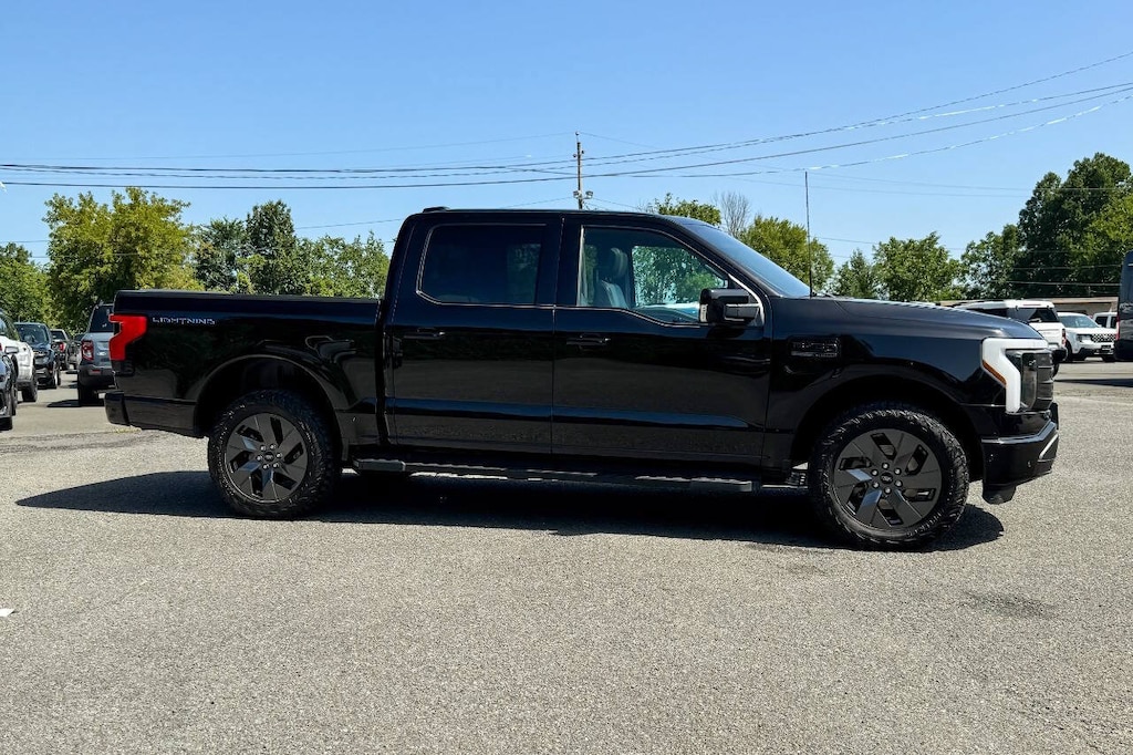Certified 2023 Ford F-150 Lightning Lariat AWD 4dr SuperCrew 5.5 ft. SB Truck SuperCrew Cab