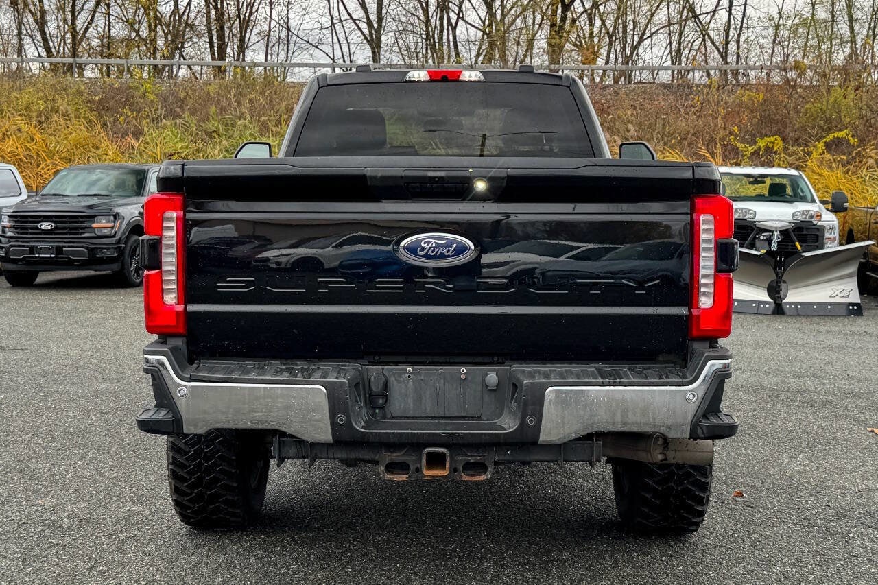 2023 Ford F-350 XLT photo 4