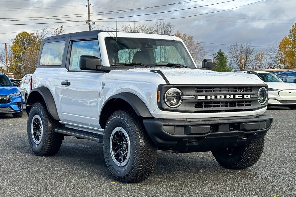 2025 Ford Bronco 2-Door Base