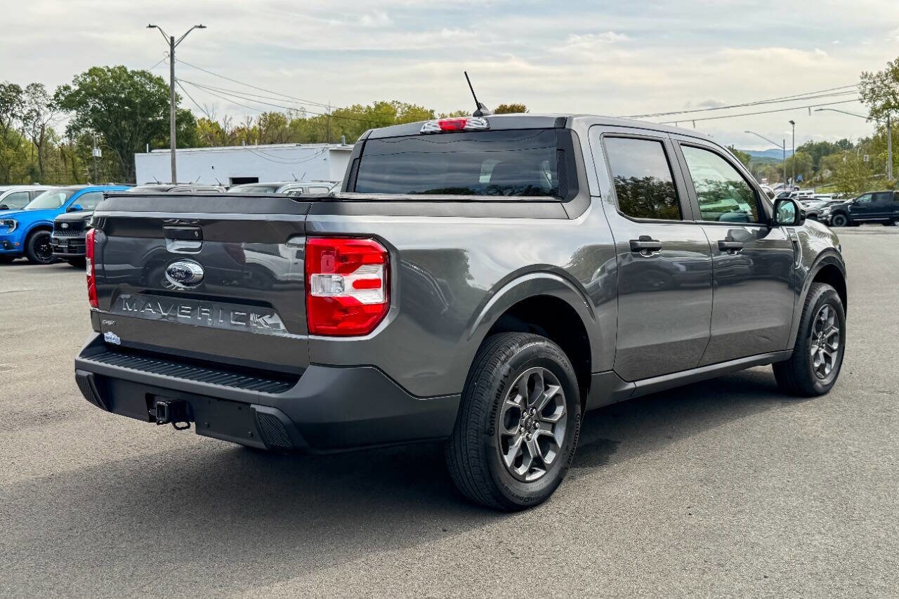 2024 Ford Maverick XLT photo 2