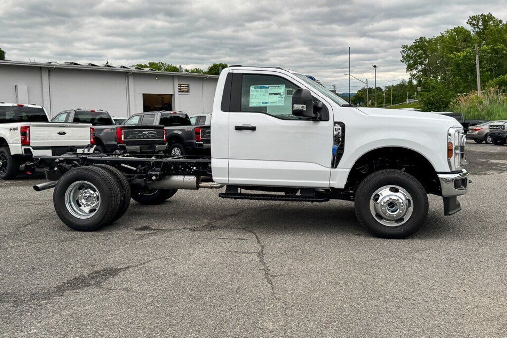 New 2026 Ford F-350SD XL Chassis