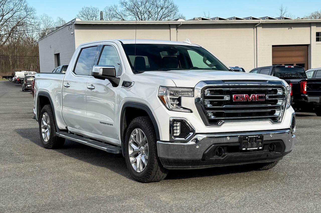 2022 GMC Sierra 4WD Crew Cab Short Box SLT's photo