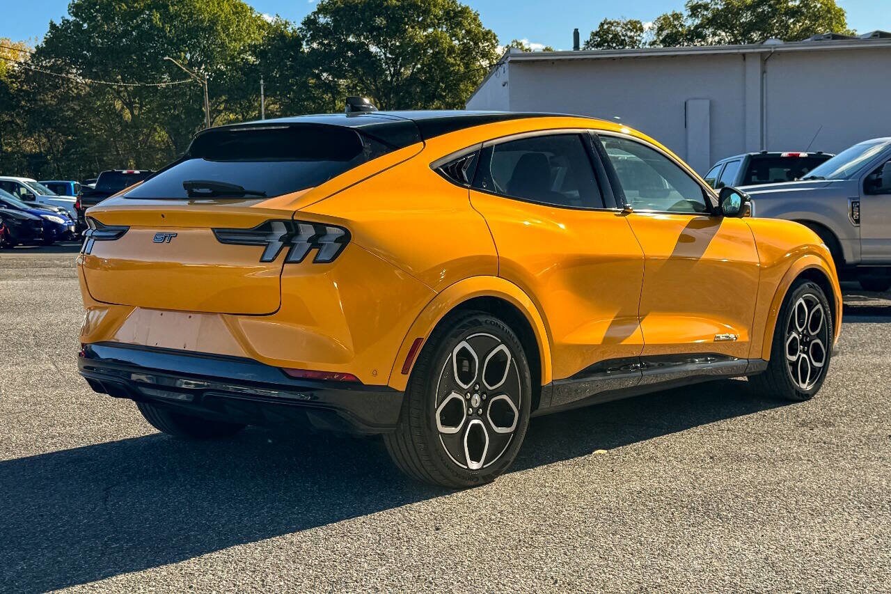 2022 Ford Mustang Mach-E GT photo 3