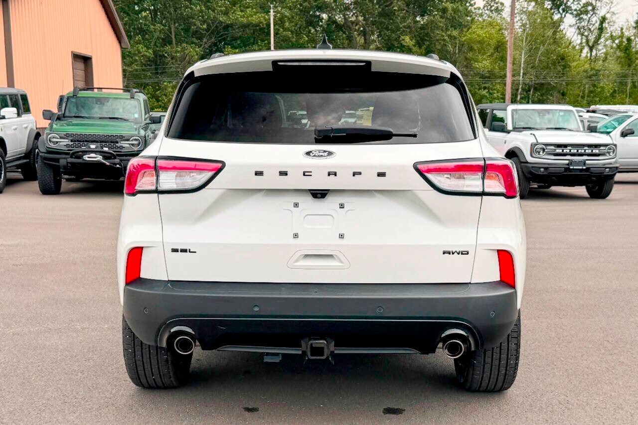 2022 Ford Escape SEL photo 4