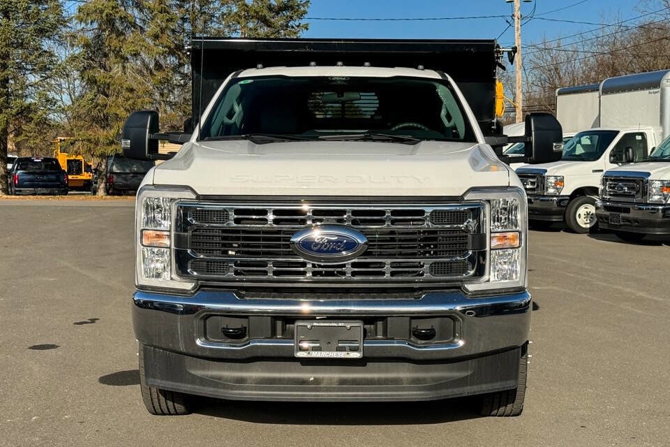 2024 Ford F-350 Super Duty Chassis Cab XLT - Photo 8