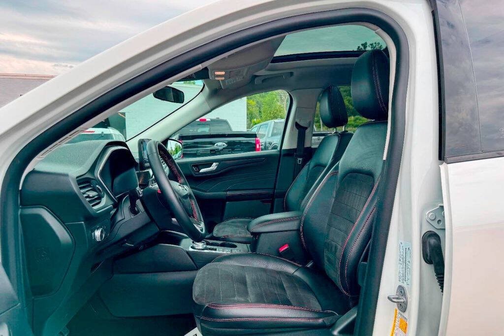 2022 Ford Escape SEL - Photo 16