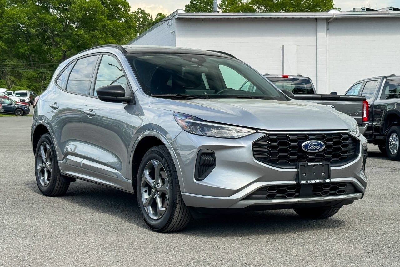 2023 Ford Escape ST-Line AWD's photo