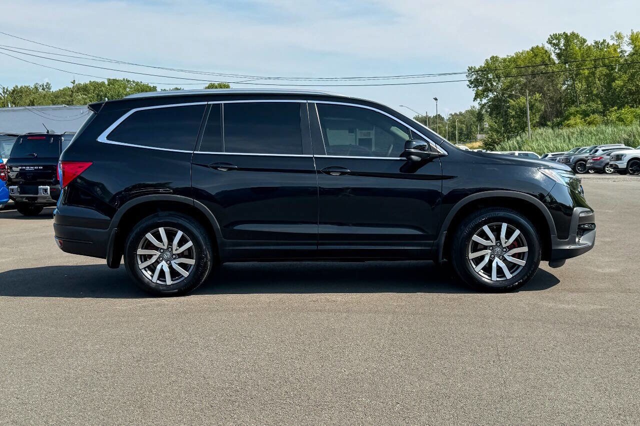 2022 Honda Pilot Black Edition photo 2