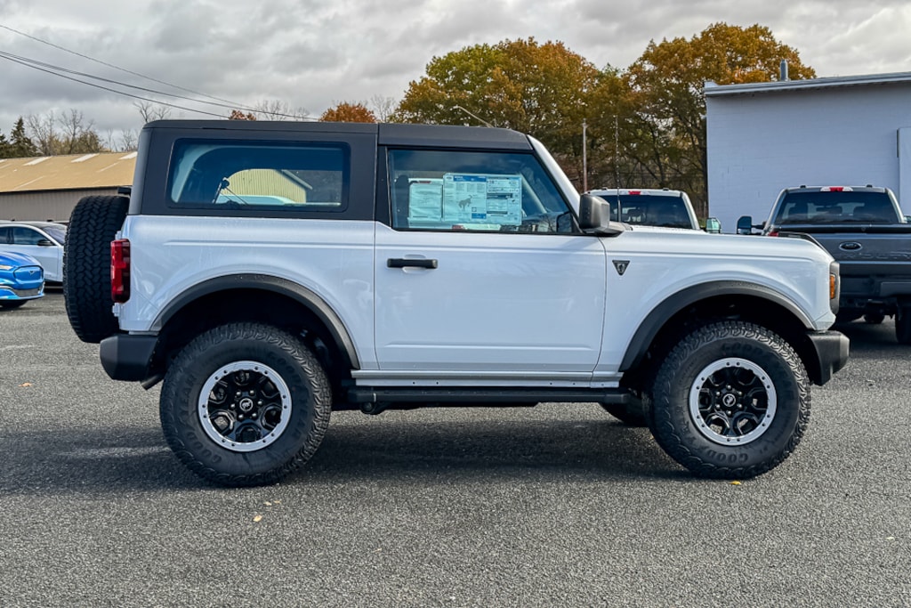 New 2025 Ford Bronco Base SUV