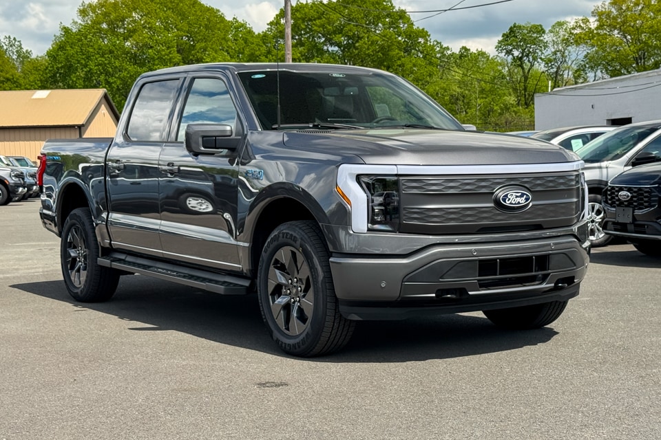 2025 Ford F-150 Lightning Lariat's photo