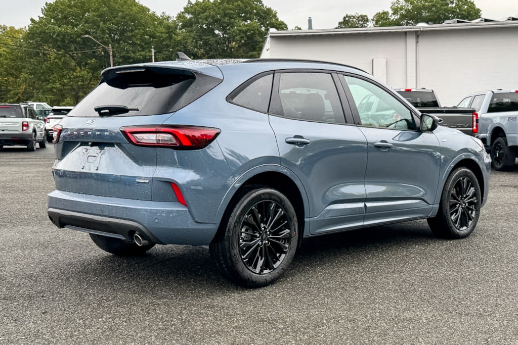 New 2025 Ford Escape ST-Line Elite SUV