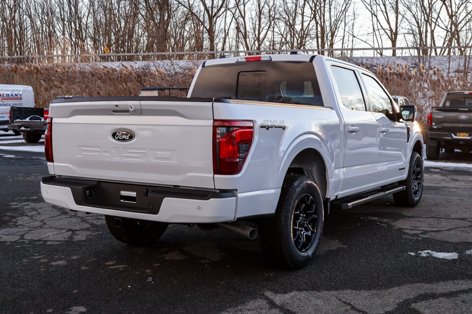 2025 Ford F-150 XLT photo 3
