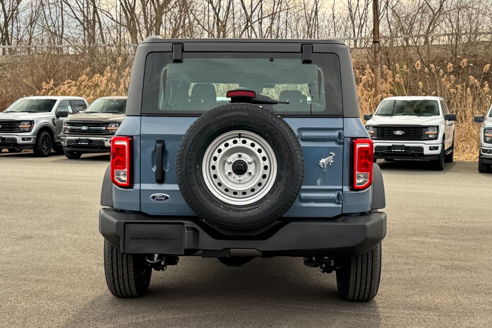 2025 Ford Bronco Base photo 4