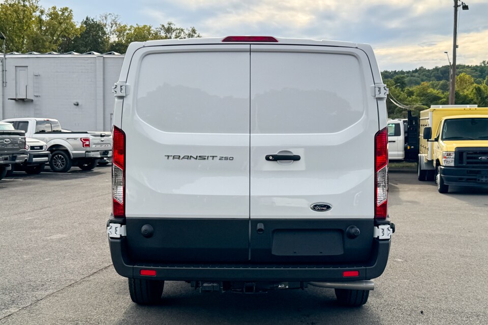 2025 Ford Transit photo 4