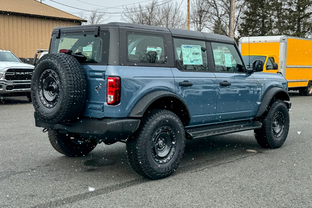 New 2025 Ford Bronco Base SUV