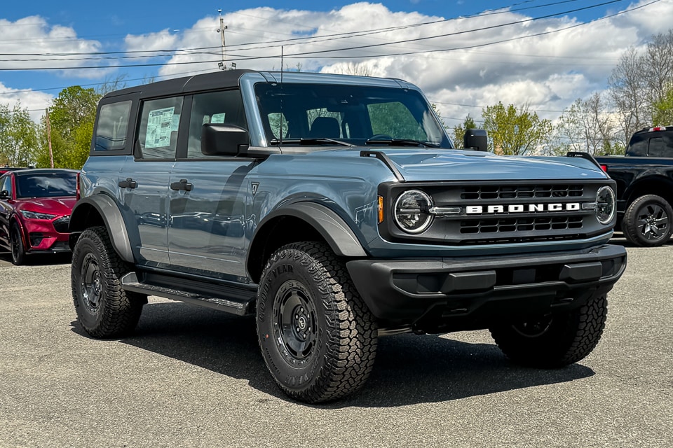 2025 Ford Bronco Base 4x4's photo