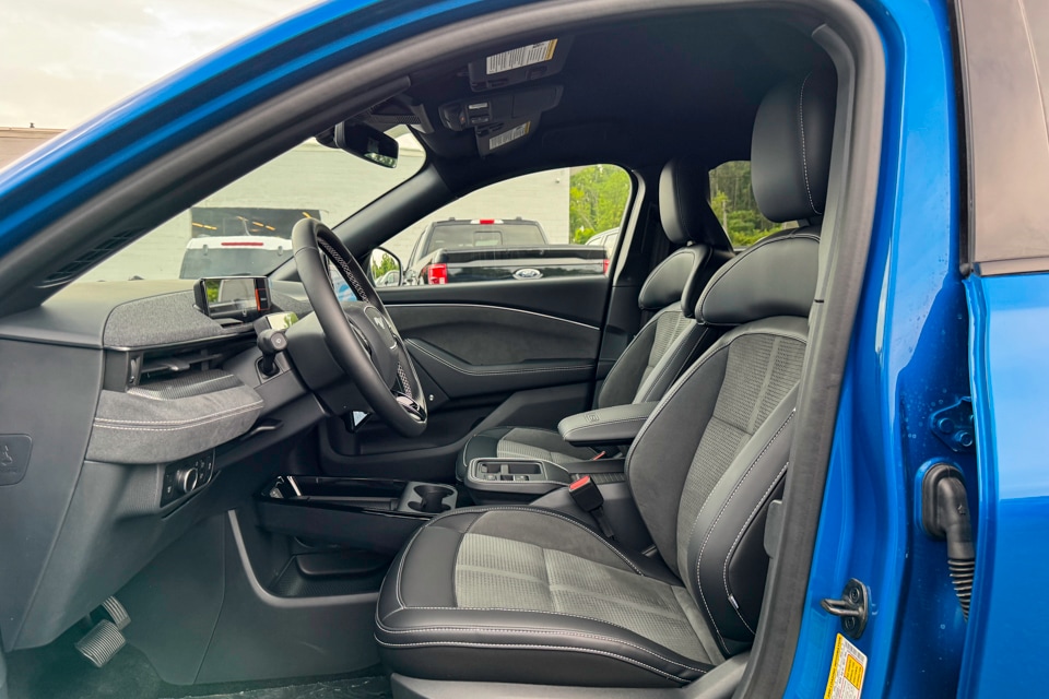 2025 Ford Mustang Mach-E GT - Photo 25