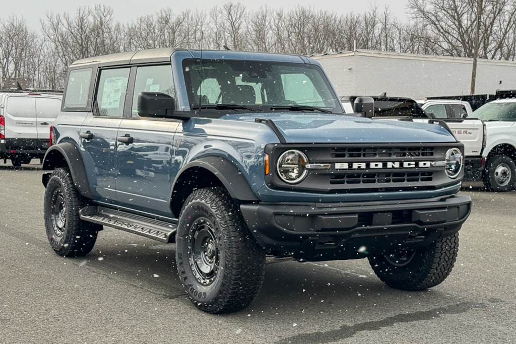 New 2025 Ford Bronco Base SUV