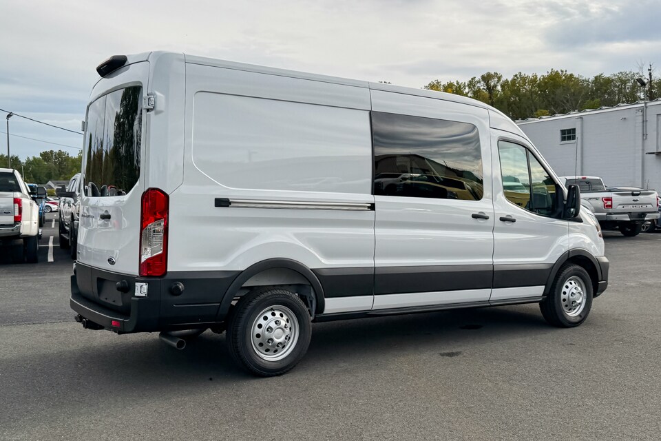 2025 Ford Transit photo 3