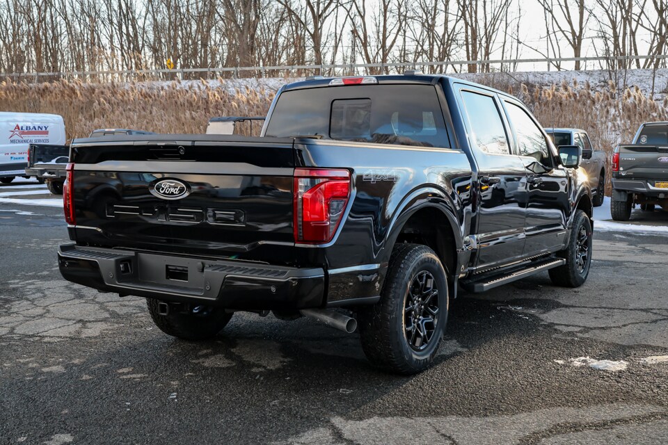 2025 Ford F-150 XLT photo 3