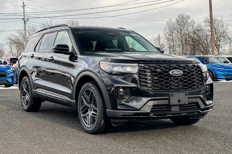 2026 Ford Explorer ST-LINE's photo