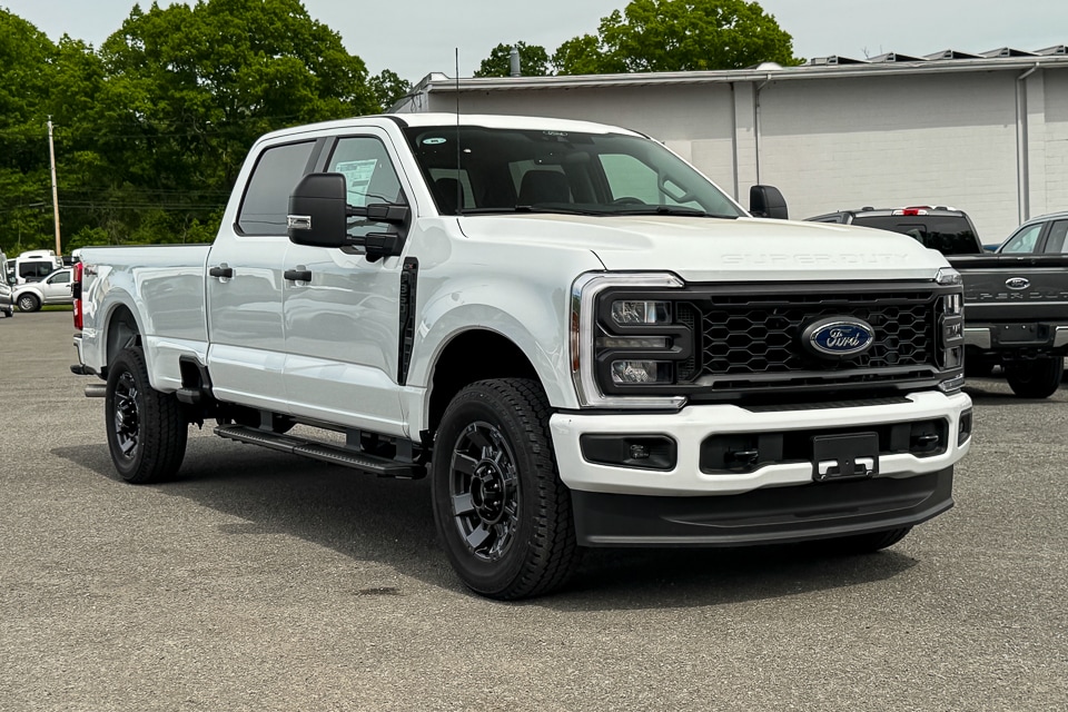 2026 Ford F-350 XL 4x4 Crew Cab 8' Box SRW's photo