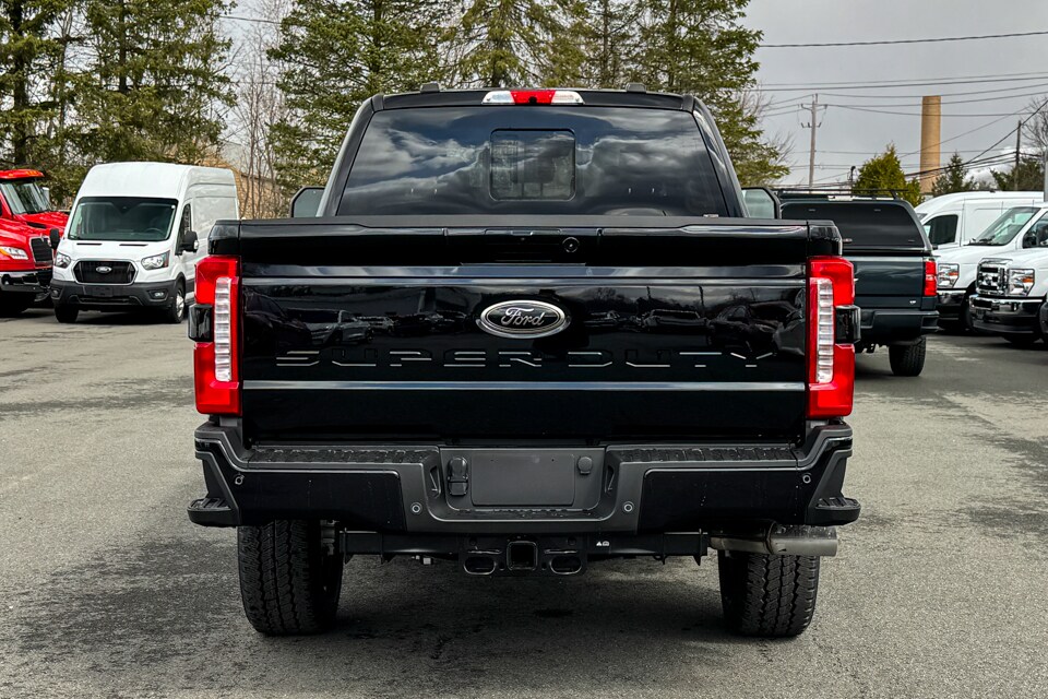 2025 Ford F-250 Lariat photo 4