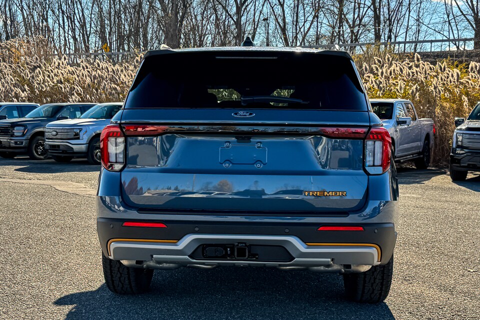 2026 Ford Explorer photo 2