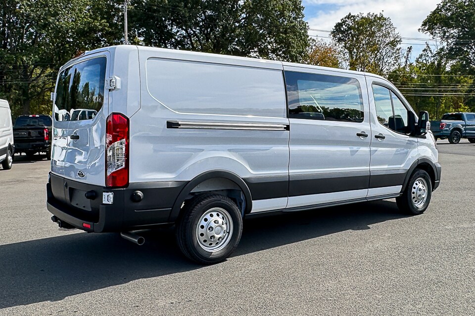 2025 Ford Transit photo 3