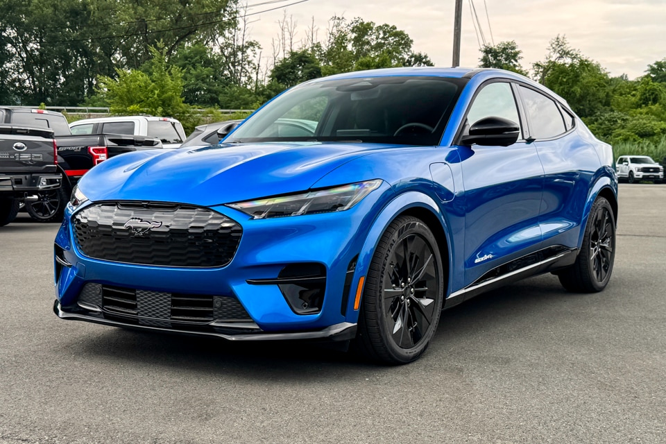 2025 Ford Mustang Mach-E GT - Photo 7