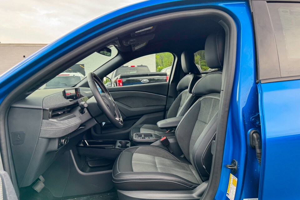 2025 Ford Mustang Mach-E GT - Photo 22