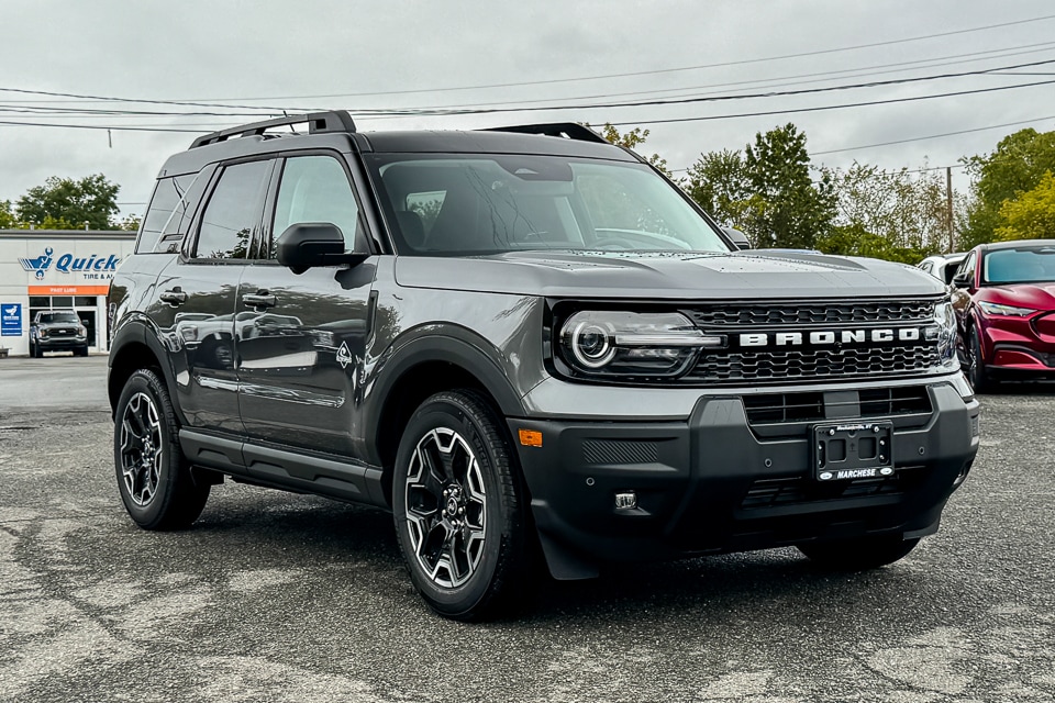 2025 Ford Bronco Sport Outer Banks's photo