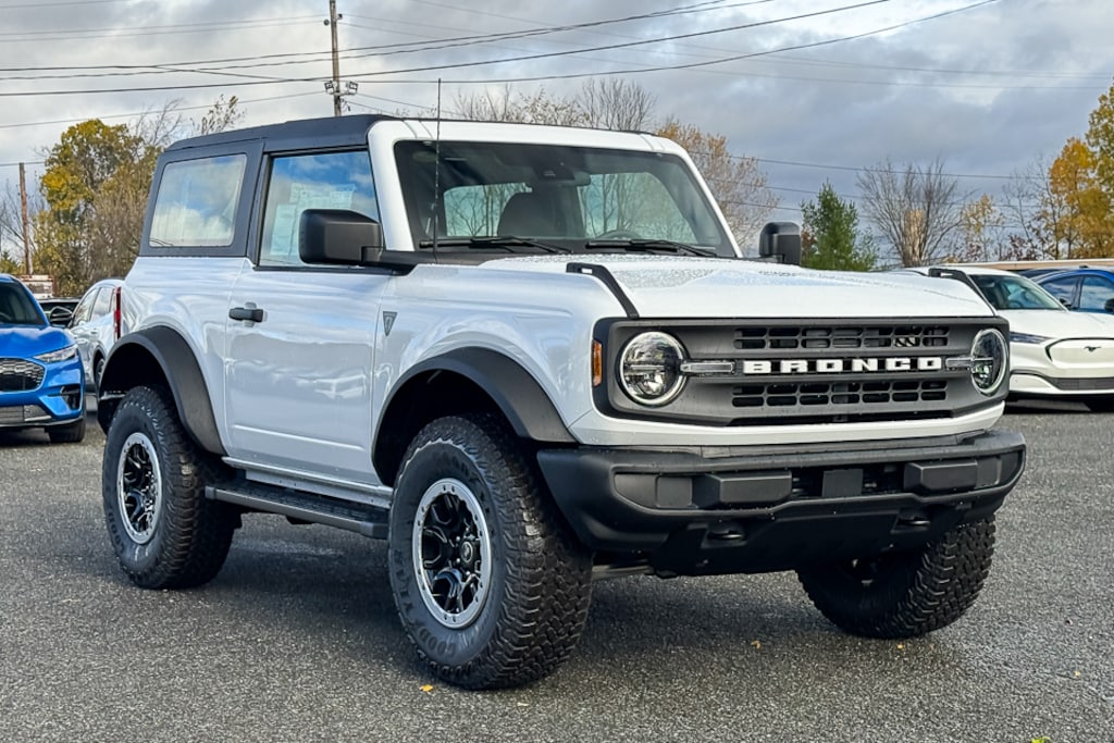 New 2025 Ford Bronco Base SUV