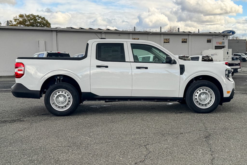 New 2025 Ford Maverick XL Truck SuperCrew