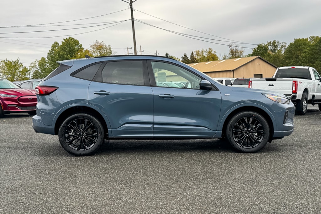 New 2025 Ford Escape ST-Line Elite SUV