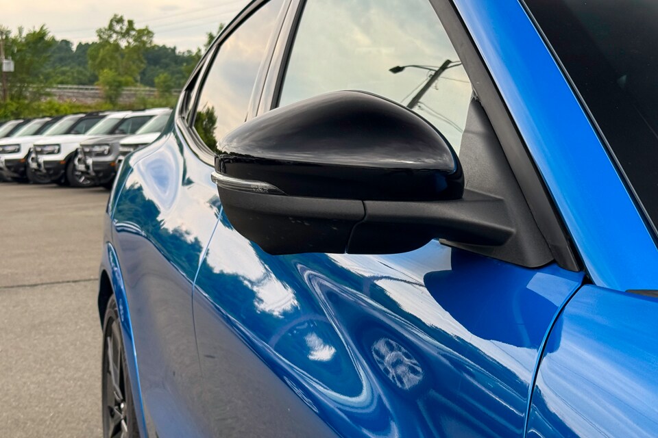 2025 Ford Mustang Mach-E GT - Photo 11