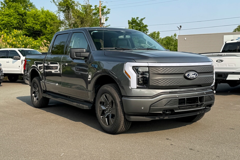 2025 Ford F-150 Lightning Flash's photo