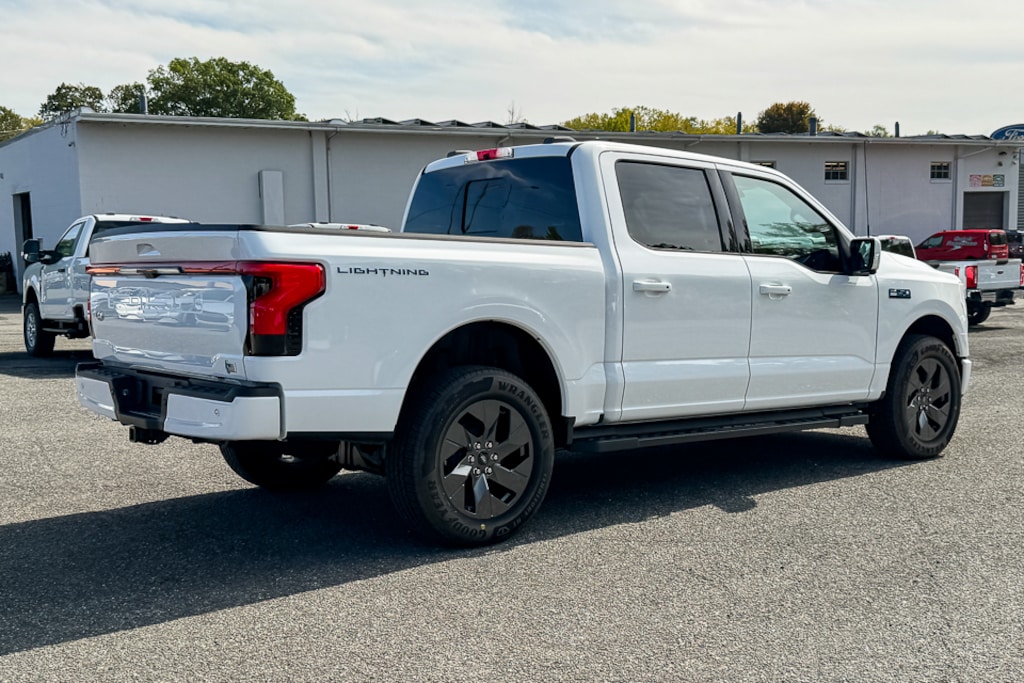 New 2025 Ford F-150 Lightning Lariat Truck SuperCrew Cab