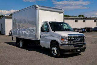 2025 Ford E-450 Cutaway E-450 DRW Truck