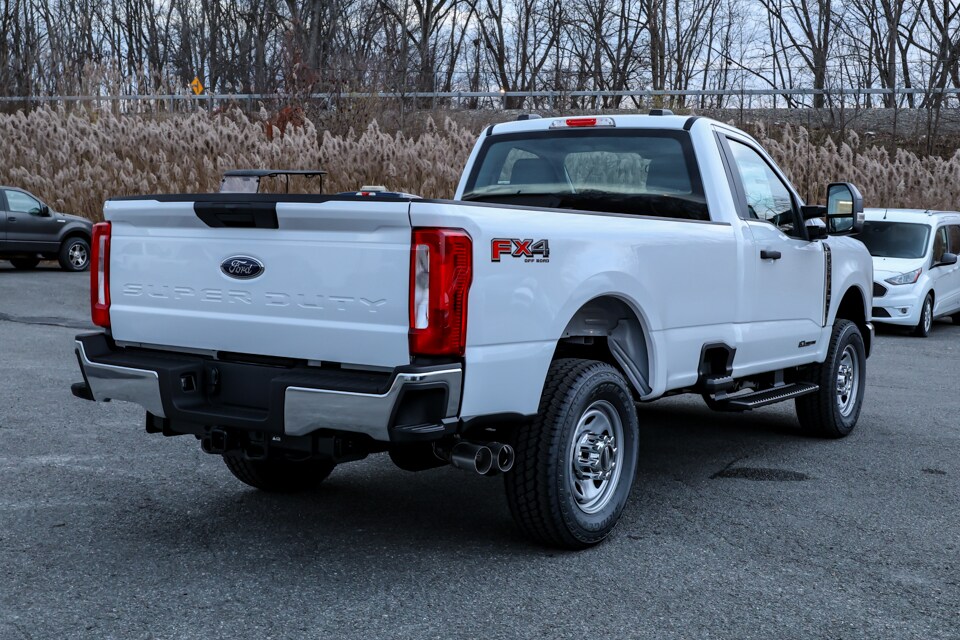 2024 Ford F-350 XL photo 3